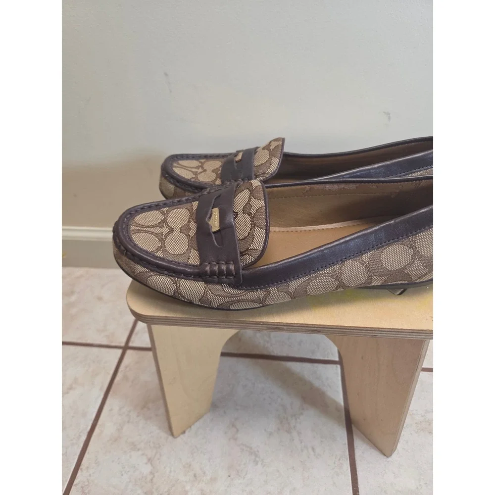 Coach Signature Penny Loafers Khaki Brown Monogram Leather Trim Flats 7.5 Narrow